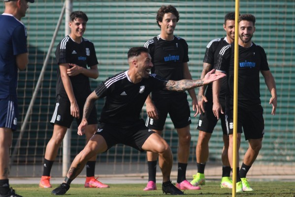 Carrión recurre a los jugadores del filial Sergio Díaz, Edu Martínez y Neskes para Huesca