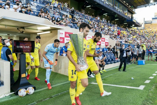 Un Villarreal espeso no puede con el Granada en la vuelta a LaLiga tras el éxito europeo