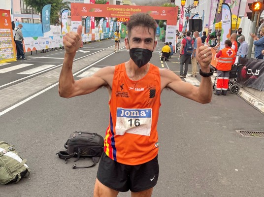 El castellonense Cristóbal Adell consigue el podio en el Campeonato de España de trail