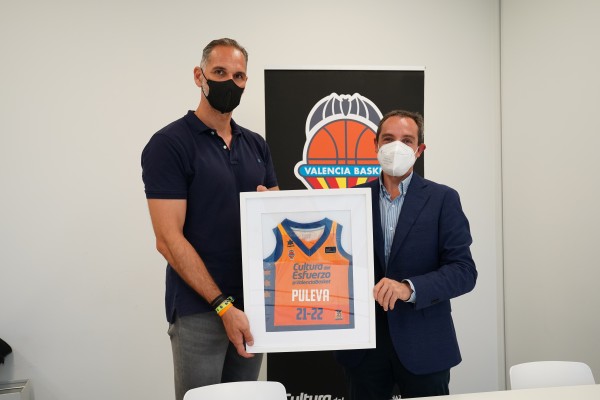 Valencia Basket y Puleva renuevan su compromiso, que llegará a las 15 temporadas