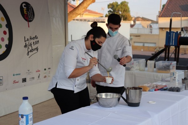 María Gómez, chef de Magoga, rinde homenaje a Fuente Álamo con la tapa 'fuentealamera' 