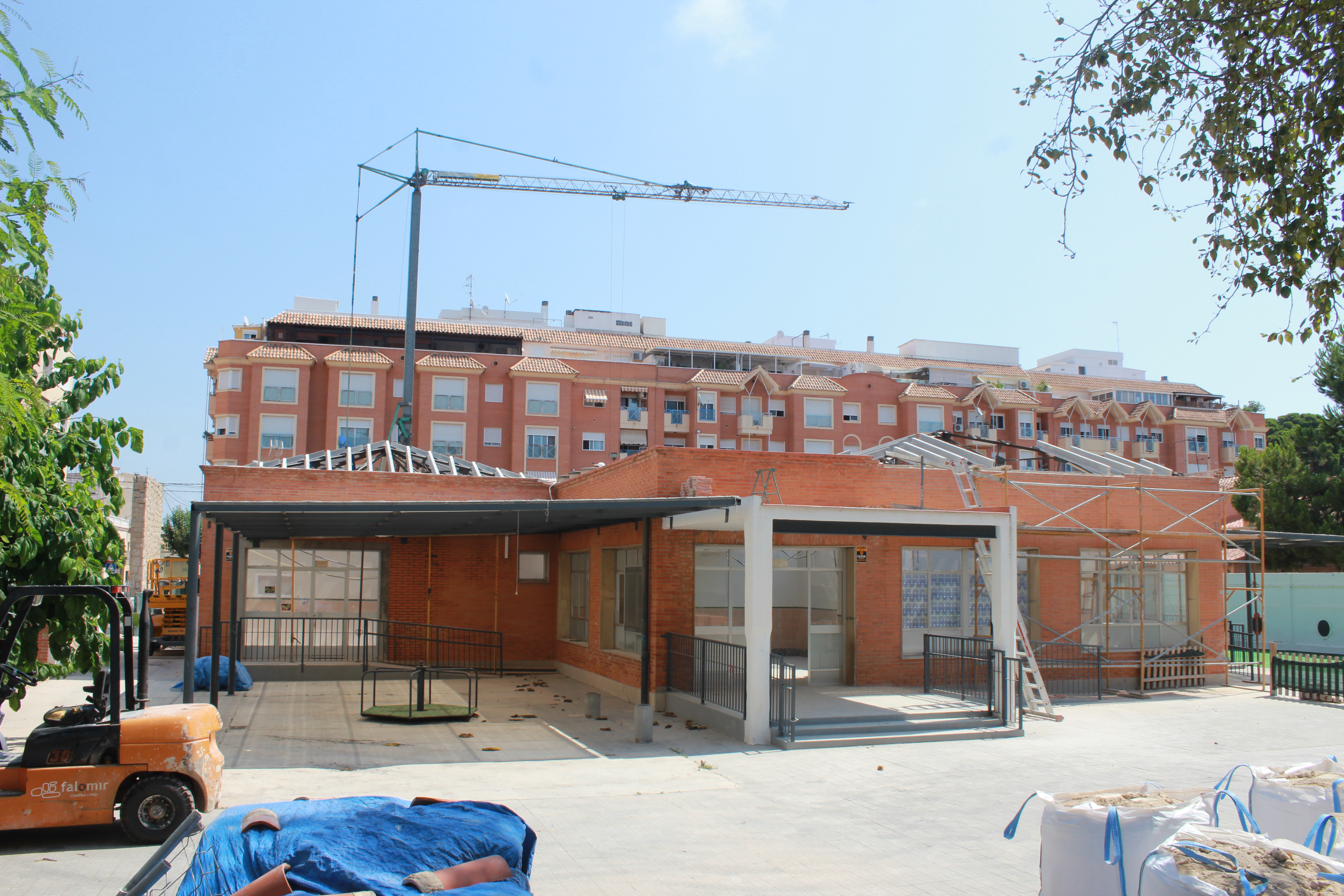 La Escuela Infantil Príncep Felip de Borriana renueva sus cubiertas antes del inicio de curso