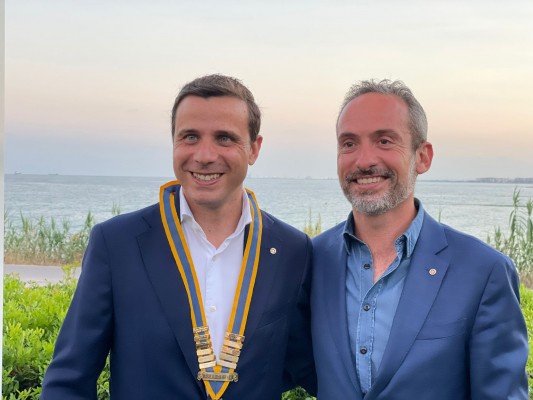 Víctor Rodríguez, CEO de Pinchaaqui.es, nuevo presidente del Club Rotary Costa Azahar