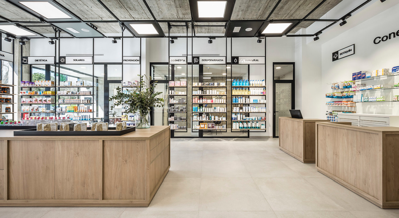 Keraben Grupo y Destudio unen fuerzas en un proyecto innovador para una farmacia