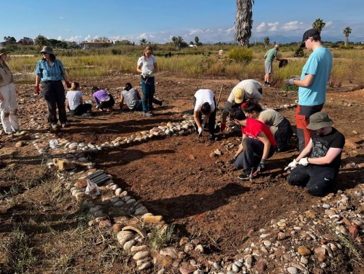 Alumnes d'Arqueologia de l'UJI participen al projecte de la vila marítima de Sant Gregori, a Borriana