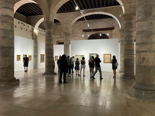 El Palacio Almudí, 'abierto por vacaciones' por primera vez en años
