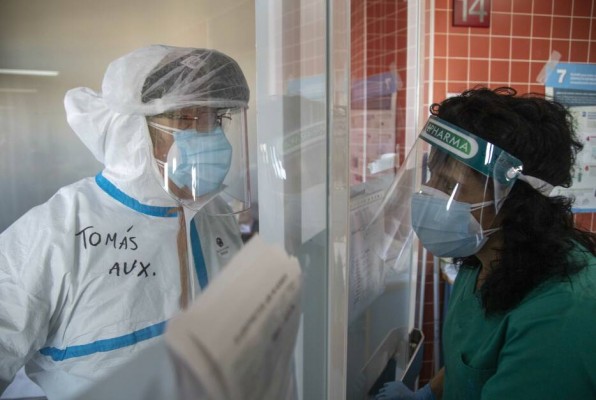 Las enfermeras y sus cicatrices un año después del cataclismo: 