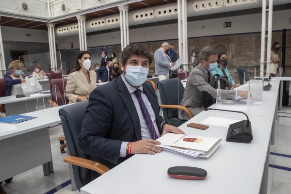Directo: Miras y la oposición entran al cuerpo a cuerpo en el debate del estado de la Región