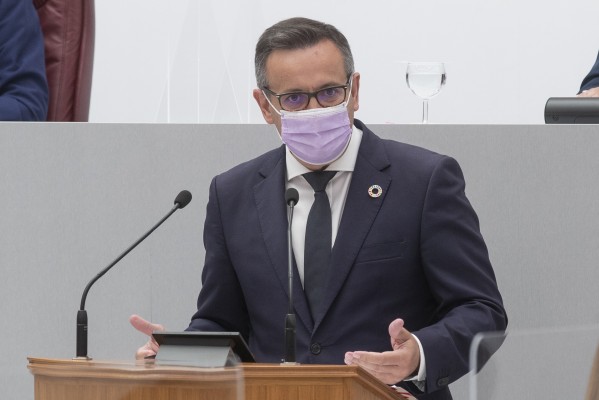 Conesa exhibe su mejor talante y Liarte saca un 'as'