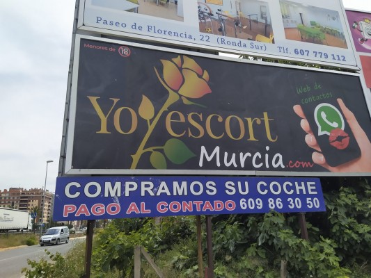 Murcia acabará con la publicidad sexista y los anuncios de prostitución