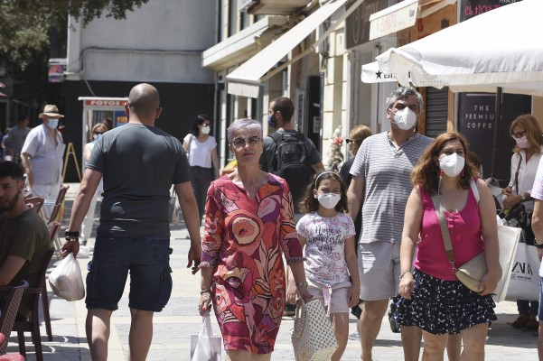 División de opiniones en Castellón para llevar o no la mascarilla el primer día en que se puede elegir
