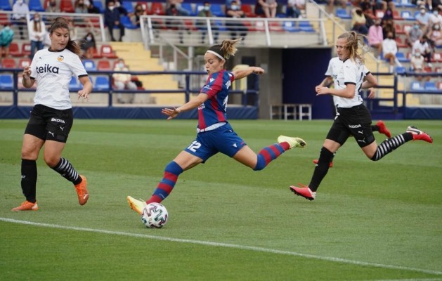El Valencia apura para empatar el derbi ante el Levante