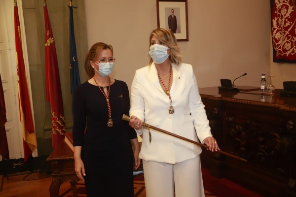 Noelia Arroyo (PP) ya es la nueva alcaldesa de Cartagena tras recibir el apoyo de Cs y los no adscritos