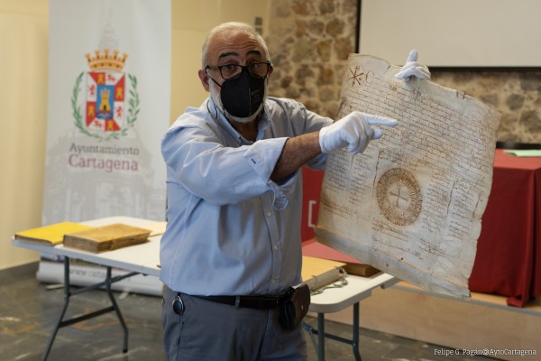 Un recorrido por 775 años de la historia de Cartagena tras las puertas del Archivo Municipal 