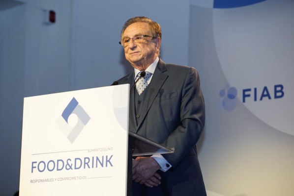 Tomás Fuertes recibe el Reconocimiento de FIAB por su impulso al sector agroalimentario español

