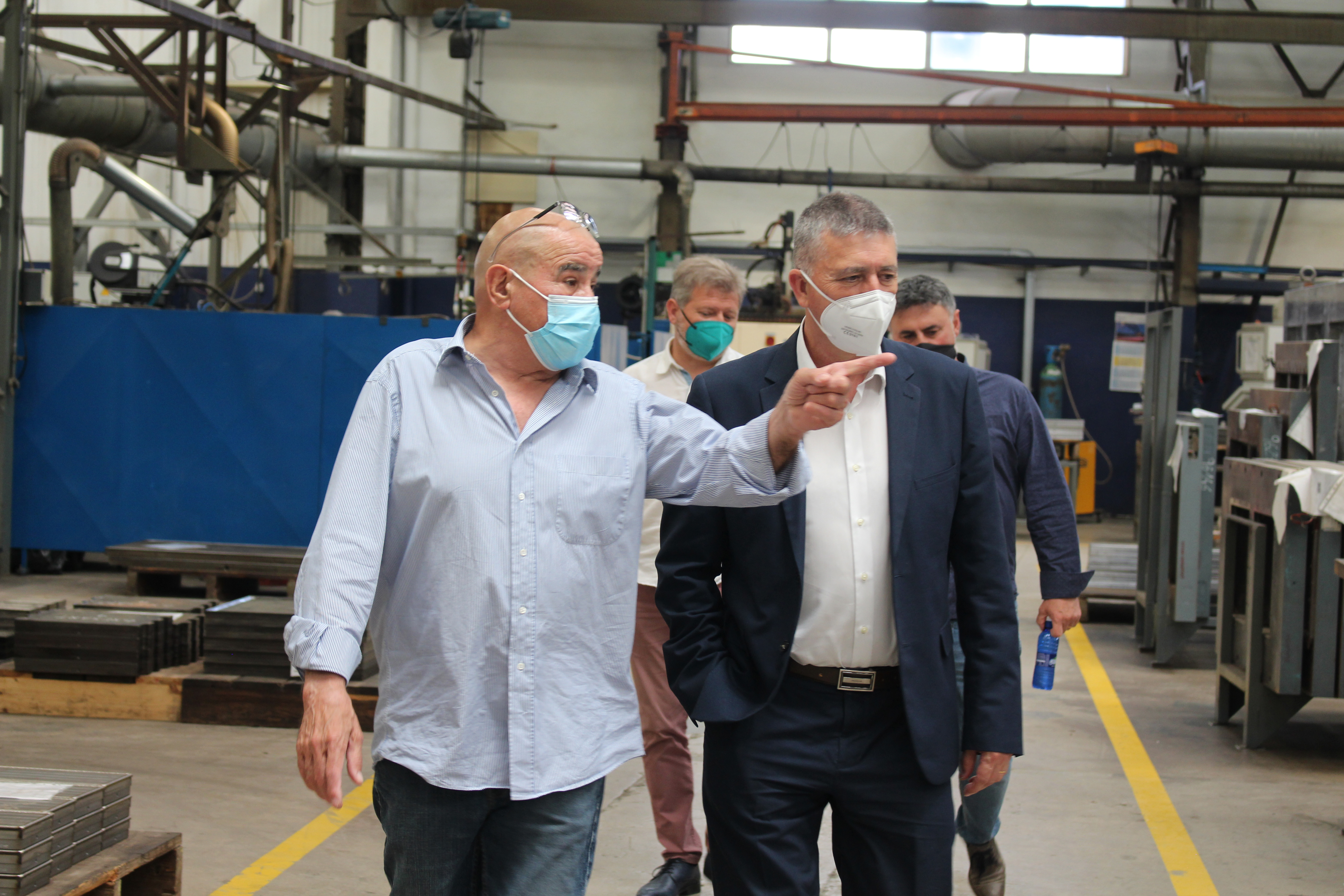 Rafa Climent y Mari Parra se interesan en Macer por la tecnología para fabricar moldes cerámicos