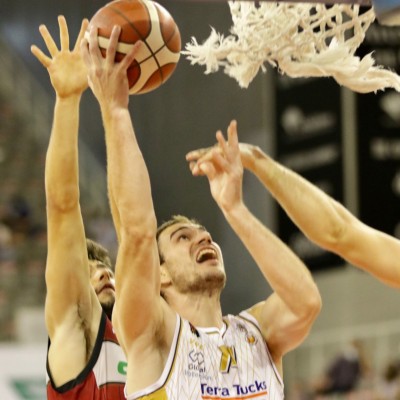 El Real Murcia cae con honores en un partido que tiene en la mano y se despide del ascenso (101-95)