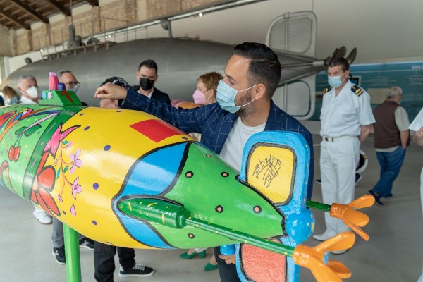 Una flota de submarinos cargados de arte arriban al Museo Naval de Cartagena