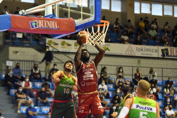 El Real Murcia fuerza el desempate y buscará el pase a semifinales el sábado en Granada  (69-62)