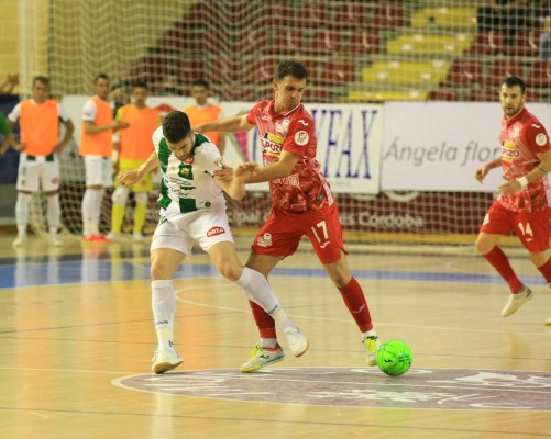 Juanjo rescata a ElPozo en Córdoba y le permite seguir siendo el líder (1-2)