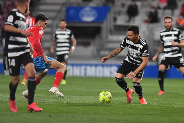 Un Efesé ya salvado ve truncada su racha triunfal ante un Lugo que demuestra jugarse la vida (2-1)