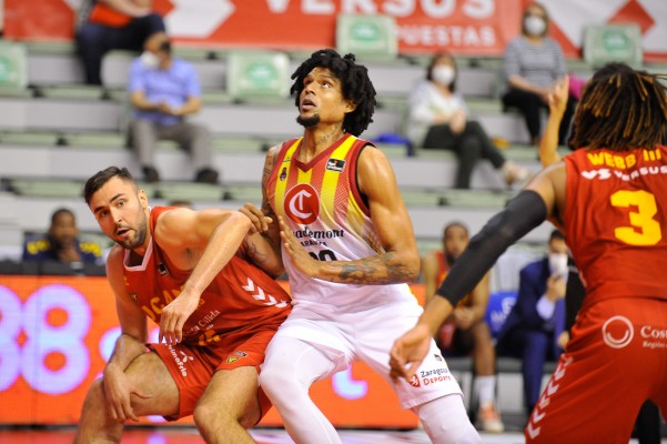 El UCAM CB convierte en una fiesta la vuelta del público al Palacio y es duodécimo (91-68)
