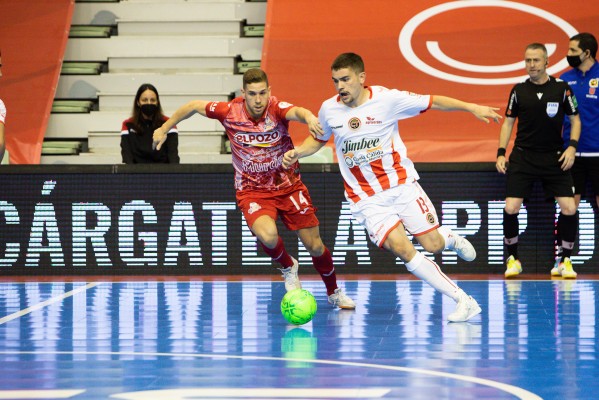 ElPozo se lleva el derbi y sigue el ritmo de Palma y Levante dejando atrás al Jimbee (3-2)