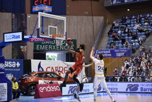 El UCAM CB se aferra a sus opciones europeas con un gran Radovic y Frankamp ya de vuelta (80-83)