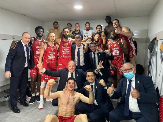 El Real Murcia peleará por el ascenso a la Liga Endesa tras encadenar seis victorias