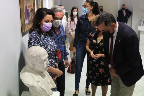 Cerca de 80 piezas donadas se quedan a vivir en el Museo de la Ciudad de Murcia