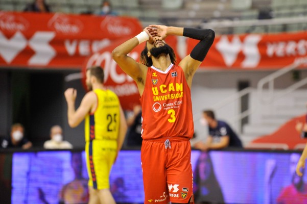 El UCAM CB se despide del play off y se complica Europa al remontarle el MoraBanc Andorra (76-79)