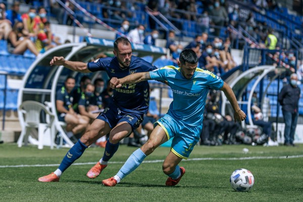El UCAM CF, sin tanta tensión competitiva, vuelve a tropezar ahora en casa (1-2)