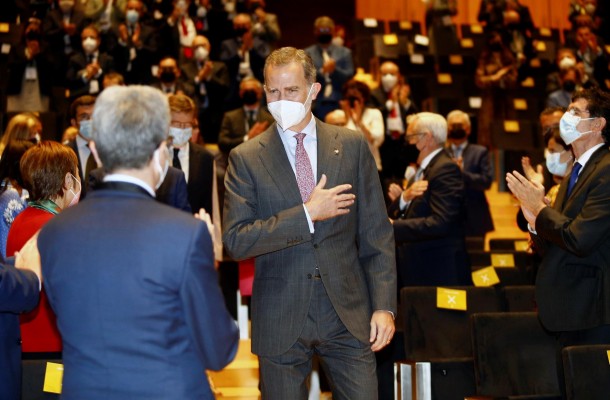 El Rey destaca el potencial exportador de la cerámica y su contribución a la recuperación