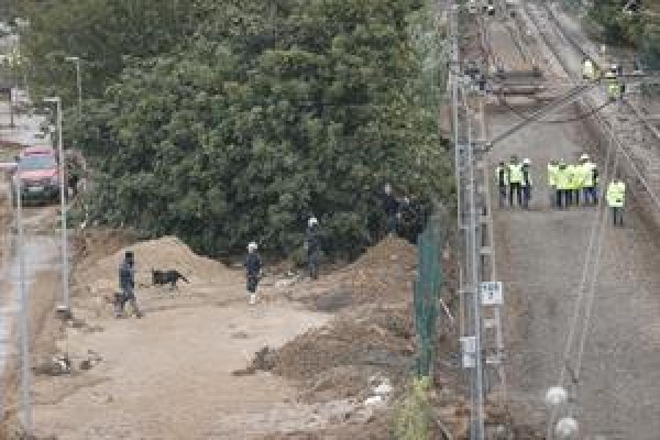 Retenciones de 2 km en la A-7 en Sagunto por las restricciones a la entrada de camiones

