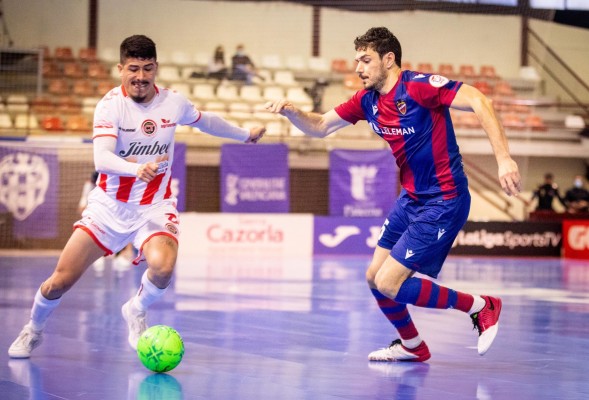 El Jimbee merece más en la cancha del que era líder (4-4)