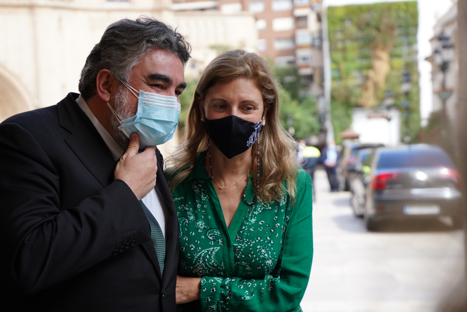 Castelló pone en valor a los clubs locales con el izado de banderas en la rotonda de homenaje al deporte
