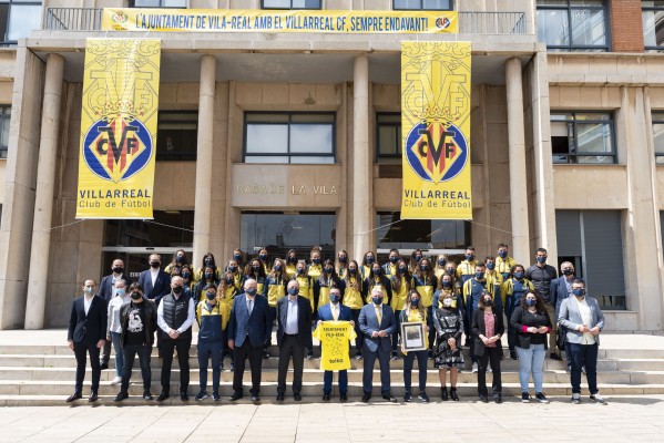 El Ayuntamiento de Vila-real recibe al Femenino por su ascenso a Liga Iberdrola
