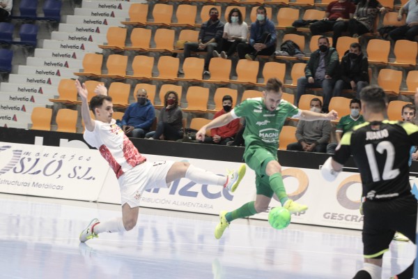 ElPozo Murcia, con su séptimo triunfo seguido en la Liga, avanza dos puestos y ya es segundo (2-4)