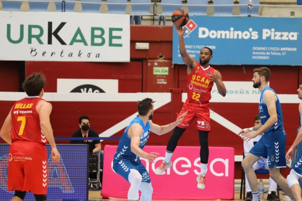 La ley de Taylor permite a un UCAM CB enchufadísimo apuntar a los play off (78-88)