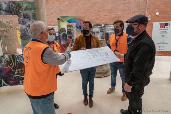 Las 'Sonrisas Confinadas' del fotógrafo Pablo Sánchez recaudan más de 3.000 euros para el Banco de Alimentos
