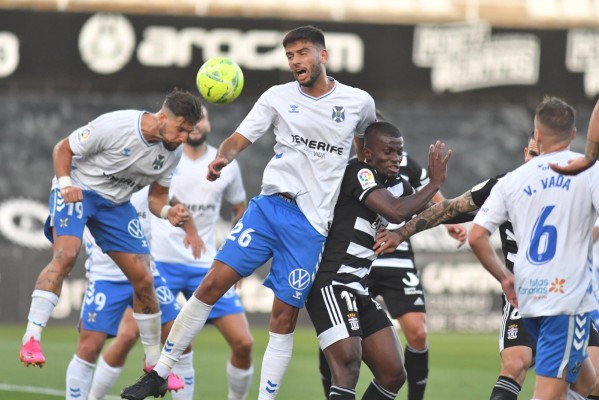 El Cartagena, con más prudencia que ideas, no pasa del empate y se aleja un punto de la salvación (0-0)
