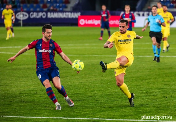 El 'submarino amarillo' arrasa en el Ciutat de València