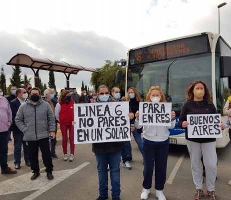 Los vecinos del residencial Buenos Aires se manifiestan para tener el servicio de bus urbano al completo