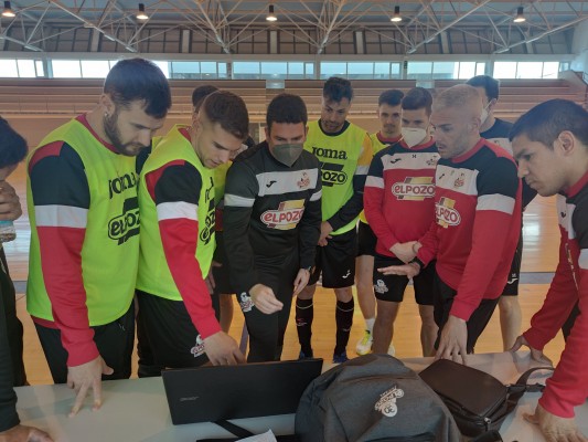 ElPozo ve aplazado su partido en Burela estando en Galicia pese a no haber ningún positivo por covid