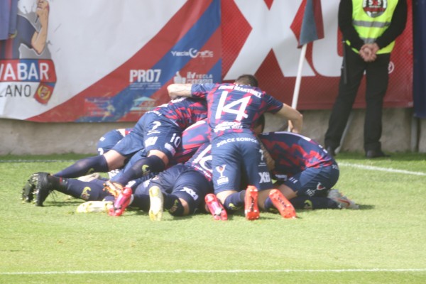 Karim Abubakar decide para un Yeclano que se aferra a sus opciones de salvación (2-1)