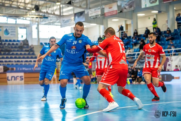 El Jimbee encaja su cuarta derrota consecutiva en la Liga pese a adelantarse con dos goles (4-2)