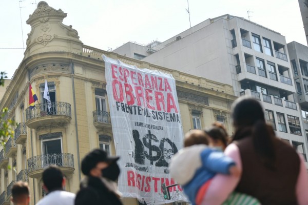 Los 'okupas' se instalan en un edificio en Colón que Oltra mantiene vacío desde la pasada legislatura
