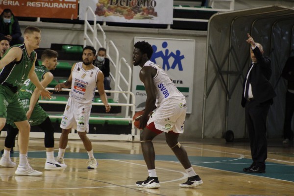 El Murcia tiene bagaje negativo (4-5) al iniciar con derrota la lucha por salvarse en la LEB Oro