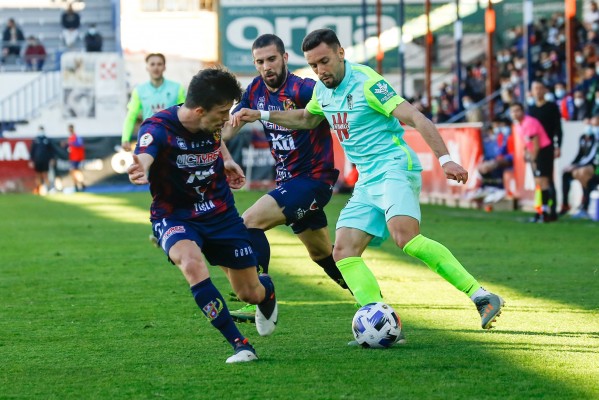 El Yeclano continúa desnortado y sucumbe frente al Recreativo Granada (0-2)