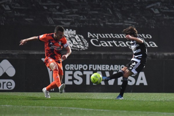 Otra pena máxima para el Cartagena… esta vez en el minuto 92 (1-1)